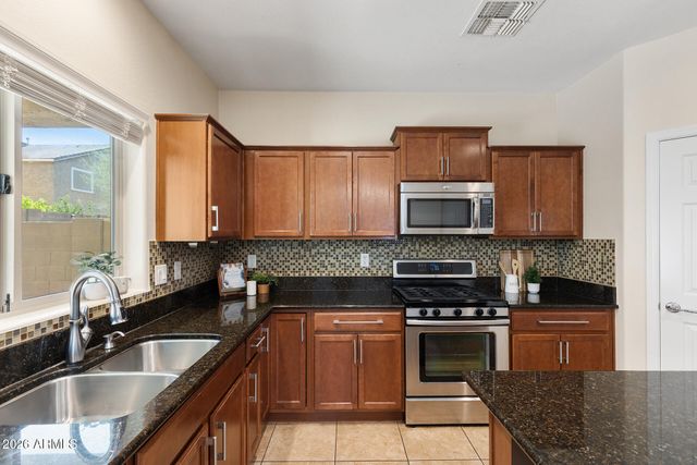 5440 W HOBBY HORSE Drive, Phoenix, AZ 85083