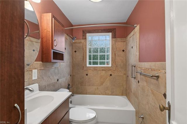 475 Fox Hill RD, Hampton, VA 23664