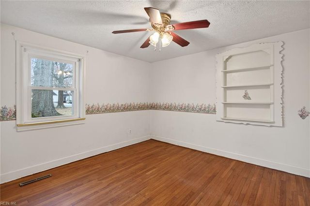 475 Fox Hill RD, Hampton, VA 23664