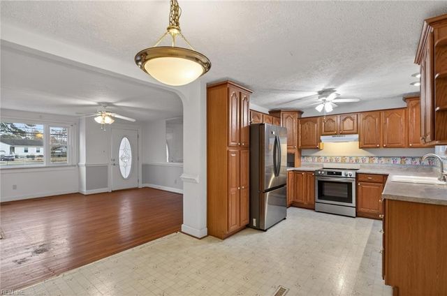 475 Fox Hill RD, Hampton, VA 23664