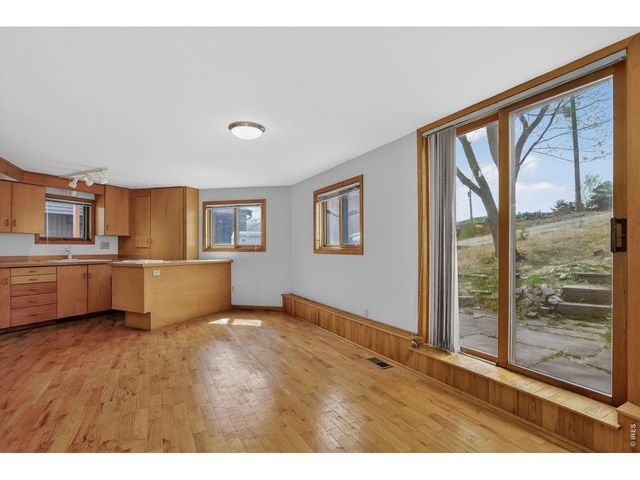 215 Ewald Ave, Lyons, CO 80540