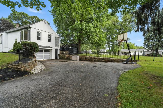 224 E Downey Drive 224 E Downey Drive, Springfield, OH 45504