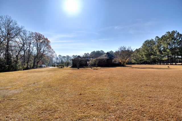 1415 Bell Road, Mayesville, SC 29104