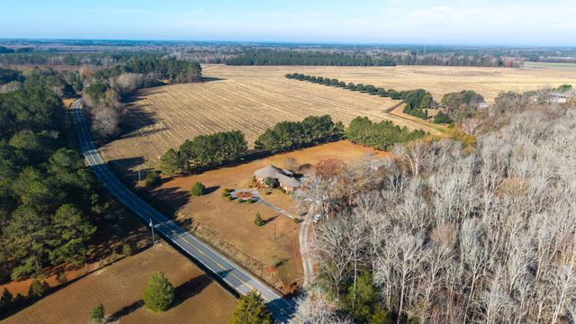 1415 Bell Road, Mayesville, SC 29104