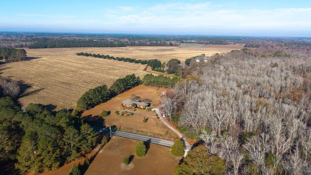 1415 Bell Road, Mayesville, SC 29104