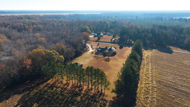 1415 Bell Road, Mayesville, SC 29104