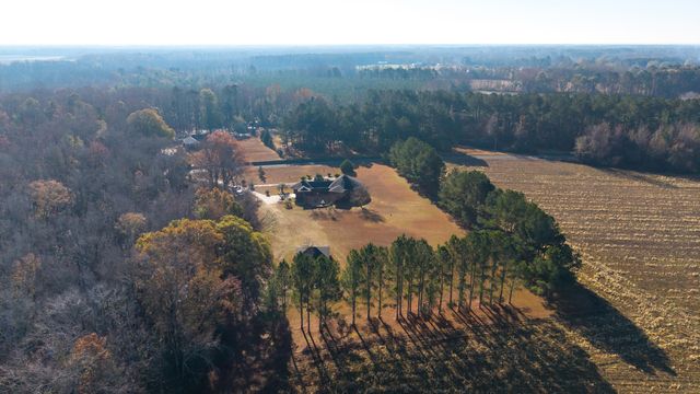 1415 Bell Road, Mayesville, SC 29104