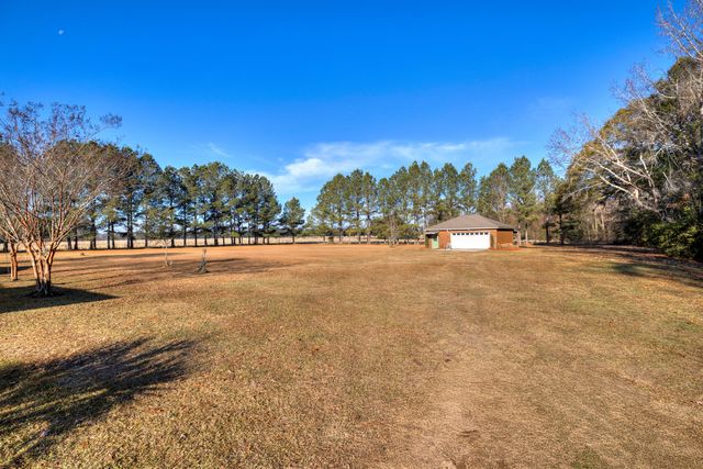 1415 Bell Road, Mayesville, SC 29104
