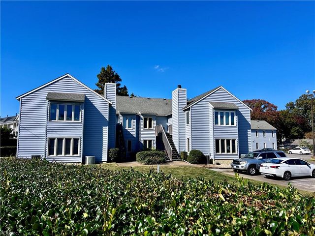 622 Pinewood DR, Virginia Beach, VA 23451