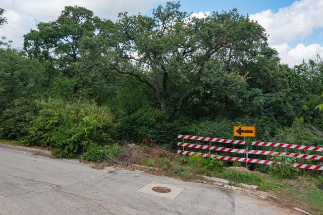 1524 Tierney Road, Fort Worth, TX 76112