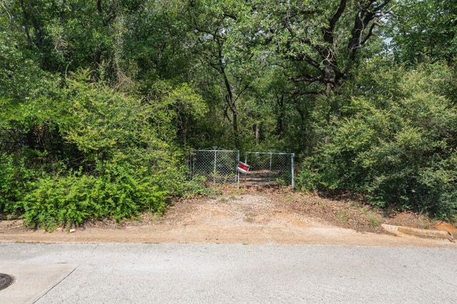 1524 Tierney Road, Fort Worth, TX 76112