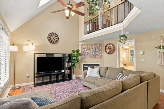 11 Jonathan Circle, Worcester, MA 01604