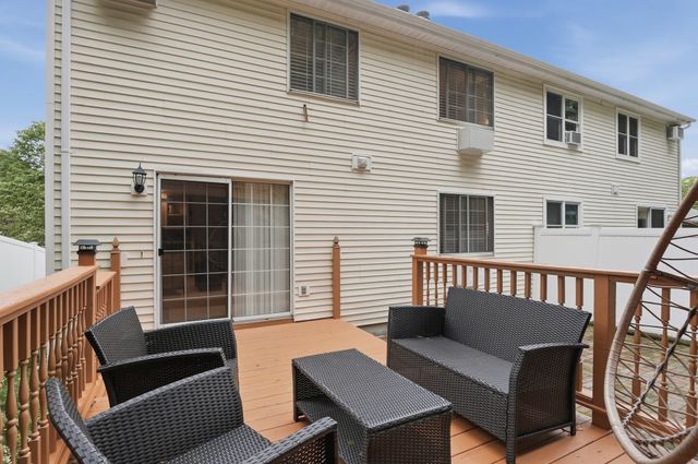 11 Jonathan Circle, Worcester, MA 01604