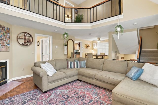 11 Jonathan Circle, Worcester, MA 01604