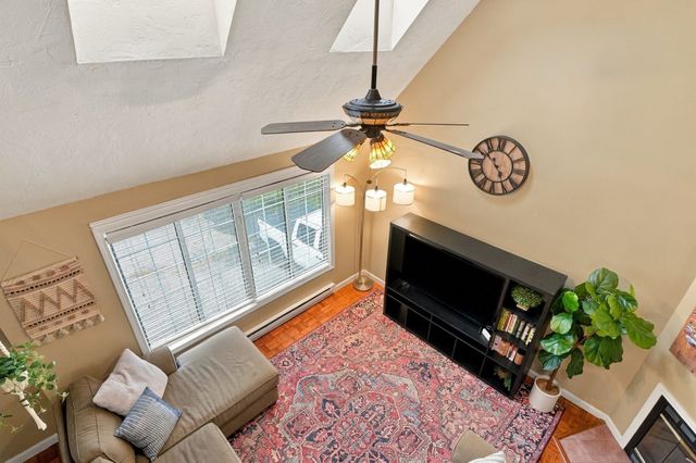 11 Jonathan Circle, Worcester, MA 01604