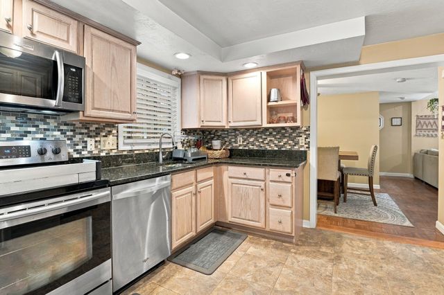 11 Jonathan Circle, Worcester, MA 01604