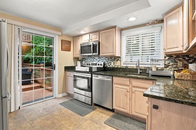 11 Jonathan Circle, Worcester, MA 01604