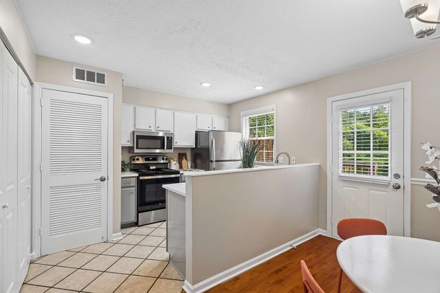 161 Thistle Ln, Hermitage, TN 37076