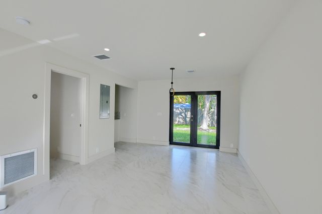 2503 OCEANVIEW Avenue C, Delray Beach, FL 33444