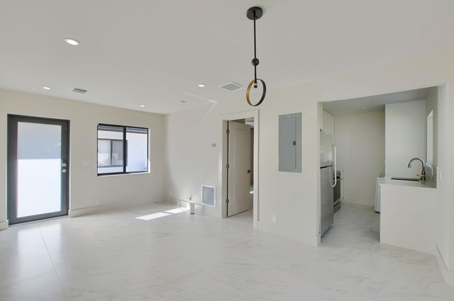 2503 OCEANVIEW Avenue C, Delray Beach, FL 33444