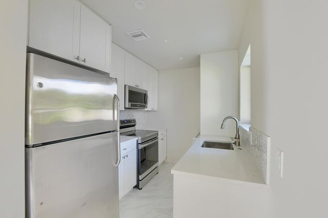 2503 OCEANVIEW Avenue C, Delray Beach, FL 33444
