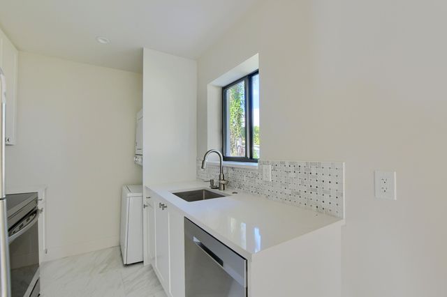 2503 OCEANVIEW Avenue C, Delray Beach, FL 33444