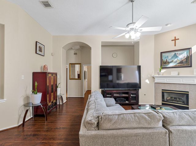 3319 Shadowbark Drive, Houston, TX 77082