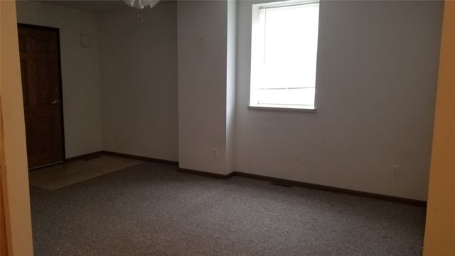 230 S Dubuque Street, Solon, IA 52333