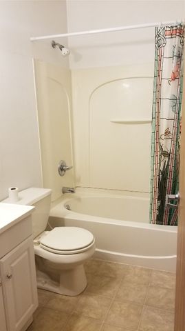 230 S Dubuque Street, Solon, IA 52333