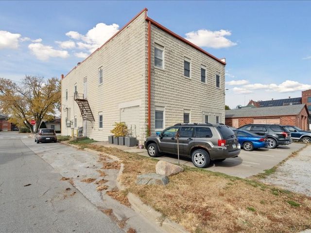 230 S Dubuque Street, Solon, IA 52333