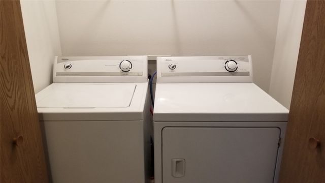 230 S Dubuque Street, Solon, IA 52333