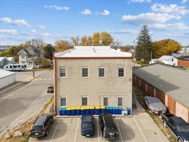 230 S Dubuque Street, Solon, IA 52333