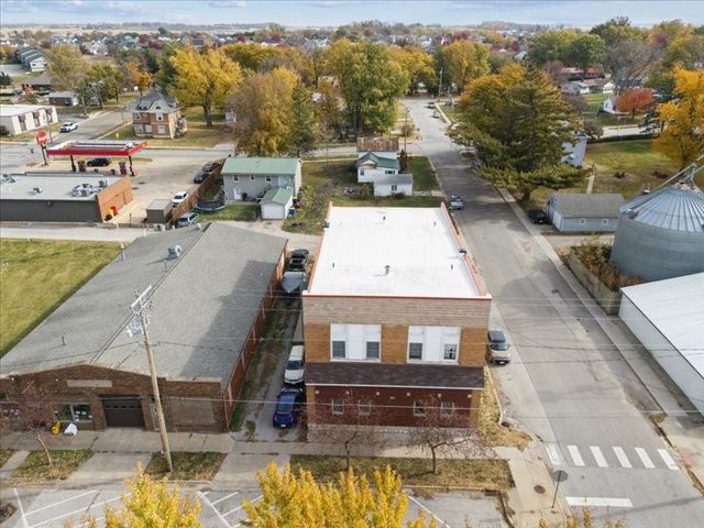 230 S Dubuque Street, Solon, IA 52333