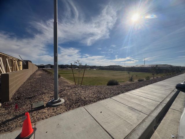 7671 E 35 St, Yuma, AZ 85365