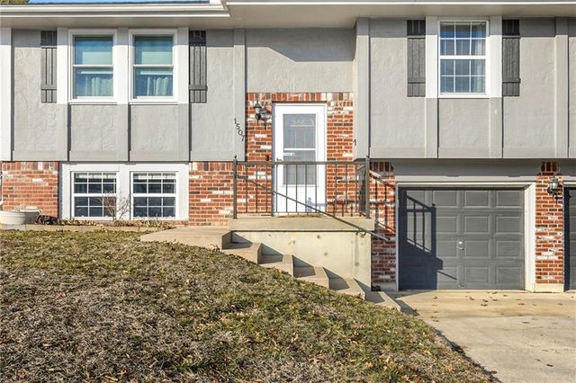 1507 Maple Lane, Pleasant Hill, MO 64080