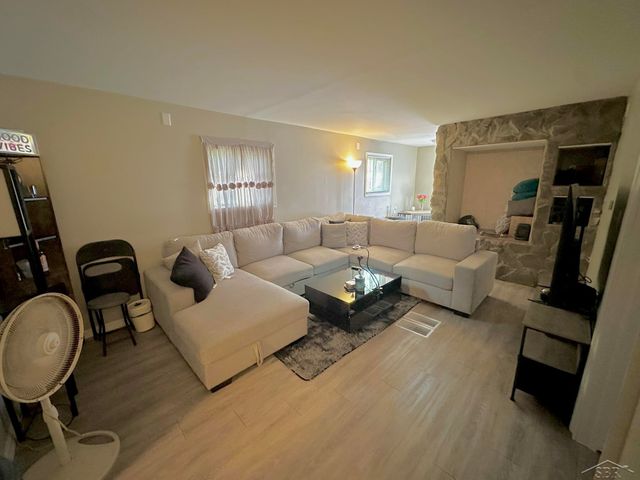 2004 Delaware Street, Saginaw, MI 48602