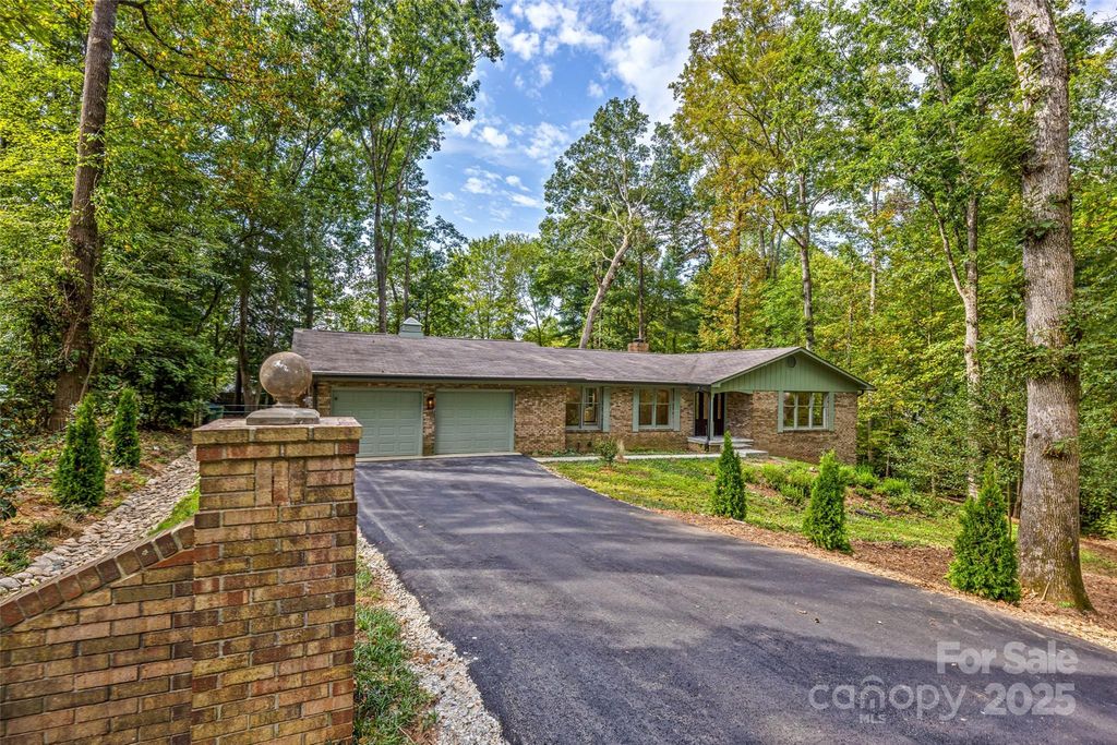 10 Westfield Road, Fletcher, NC 28732