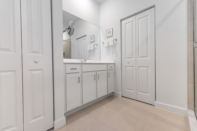 663 SE Lake Falls Street, Port St Lucie, FL 34984