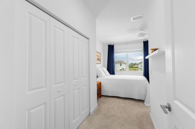 663 SE Lake Falls Street, Port St Lucie, FL 34984