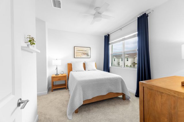 663 SE Lake Falls Street, Port St Lucie, FL 34984