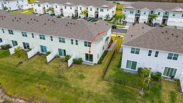 663 SE Lake Falls Street, Port St Lucie, FL 34984