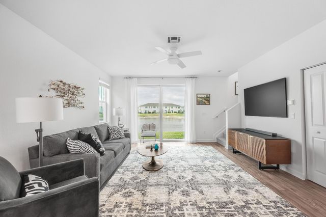 663 SE Lake Falls Street, Port St Lucie, FL 34984