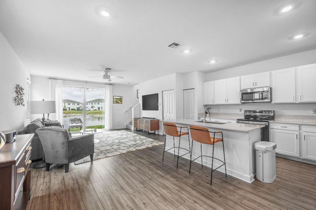 663 SE Lake Falls Street, Port St Lucie, FL 34984