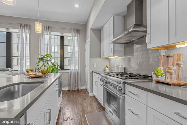 4574 RIVERSIDE WAY, Philadelphia, PA 19127