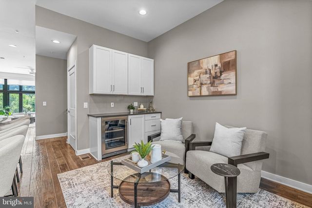 4574 RIVERSIDE WAY, Philadelphia, PA 19127