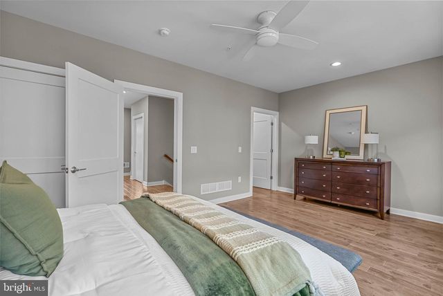 4574 RIVERSIDE WAY, Philadelphia, PA 19127