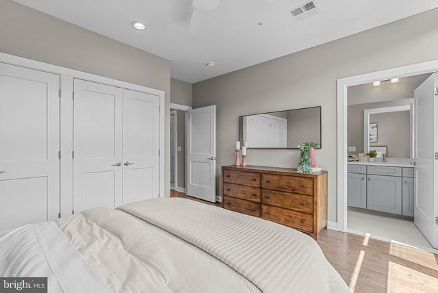 4574 RIVERSIDE WAY, Philadelphia, PA 19127