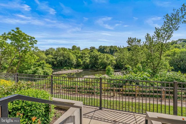 4574 RIVERSIDE WAY, Philadelphia, PA 19127