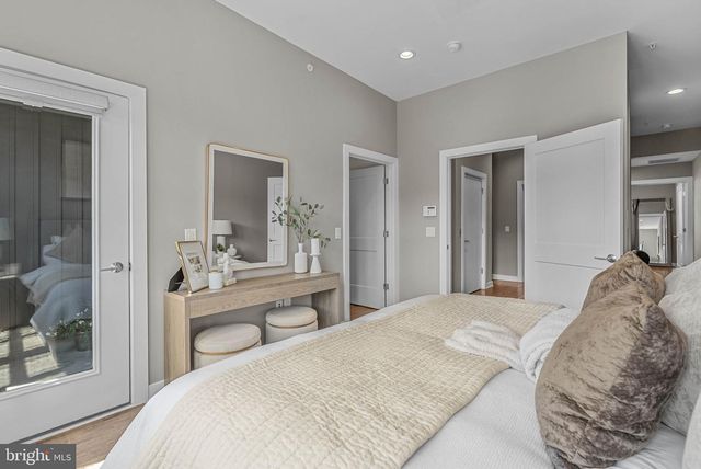 4574 RIVERSIDE WAY, Philadelphia, PA 19127