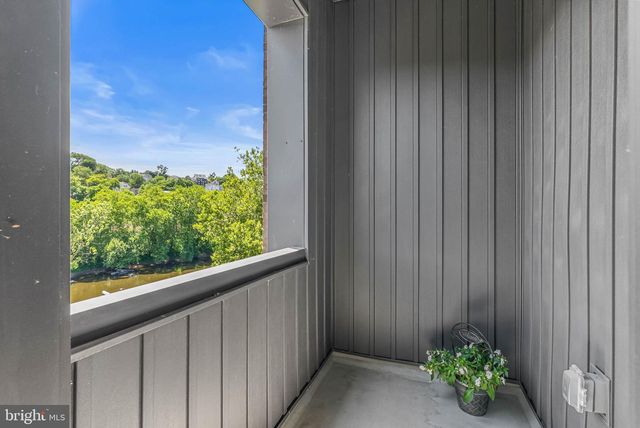 4574 RIVERSIDE WAY, Philadelphia, PA 19127
